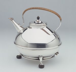 Bollitore elettrico da William Arthur Smith Benson